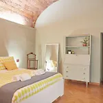 La Mi Casa A